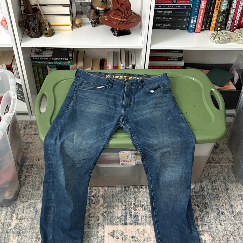 Lee Men's Extreme Motion Slim Fit Straight Leg Dark Blue Denim Jeans 34x34